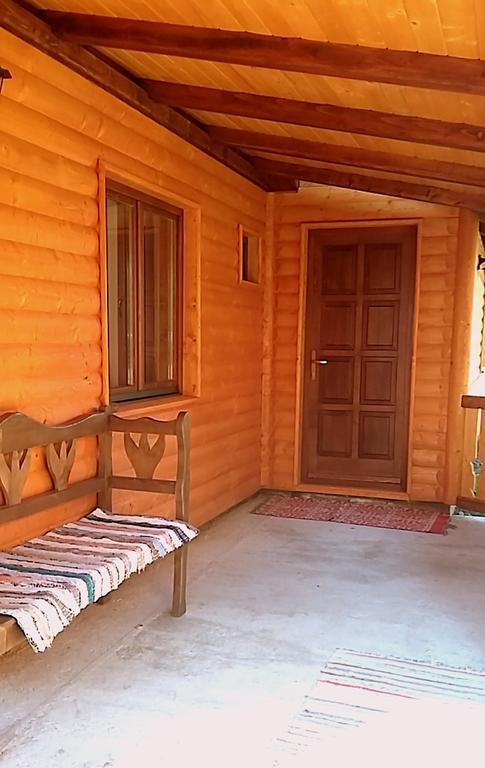 Готель Zarug Vendeghaz Lazarea Екстер'єр фото